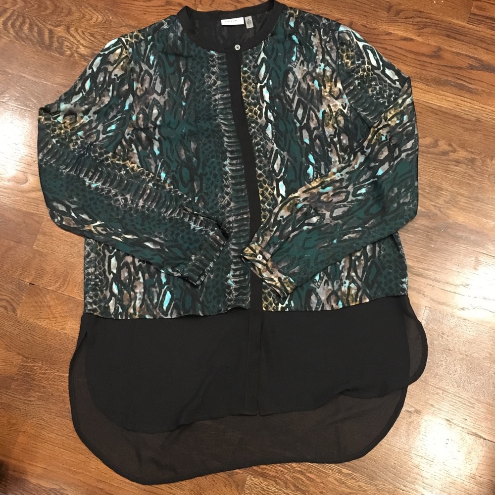 Gorgeous DKNY top - M